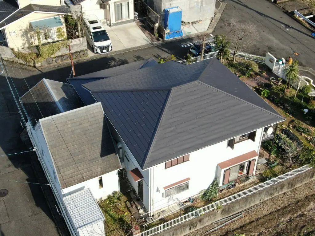 カバー工法葺替え後の屋根